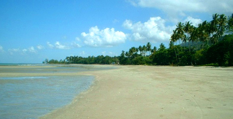 Mengukir Kenangan Indah di Pantai Jati: Liburan Akhir Pekan yang Tak Terlupakan